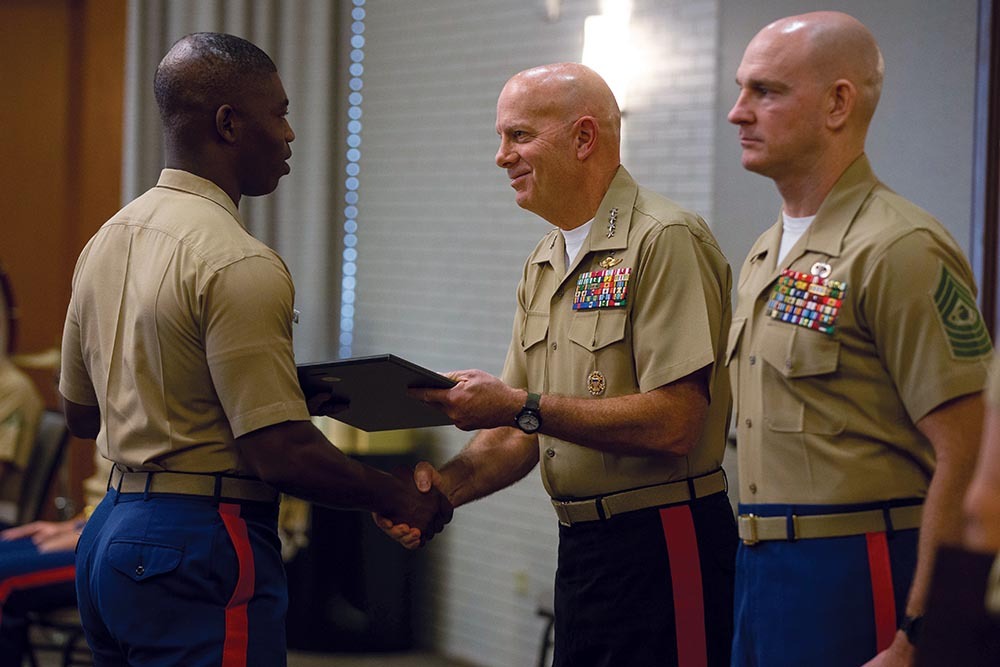 Gen Berger and SgtMaj Black present award