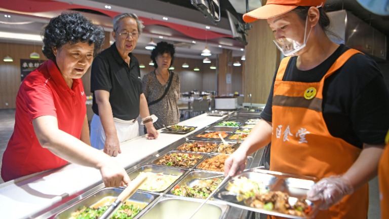 Community Canteens For Seniors Take Off Among Chinese Youth