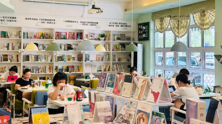 How China’s Small-Town Bookstores Innovate to Survive